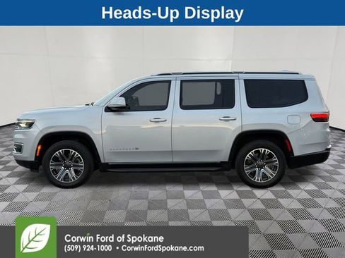 Used 2022 Jeep Wagoneer Series III w/ Flexible Seating Group image 10