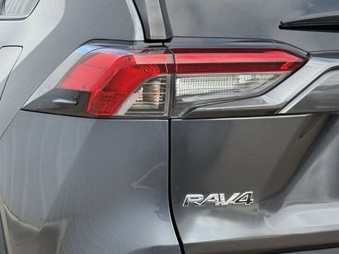 Used 2019 Toyota RAV4 LE w/ Carpet Mat Package image 6