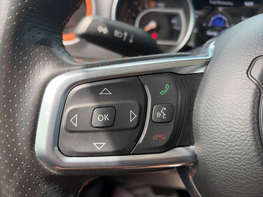 Used 2023 Jeep Gladiator Mojave w/ Cold Weather Group AWD/4WD image 22