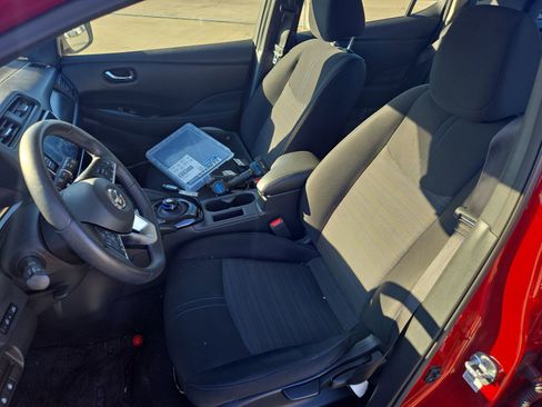 Used 2022 Nissan Leaf SV image 11