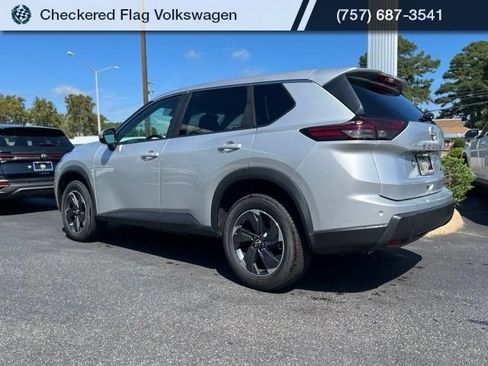 Used 2024 Nissan Rogue SV FWD image 6