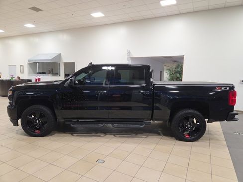 Used 2018 Chevrolet Silverado 1500 LTZ Z71 w/ Redline Edition image 2