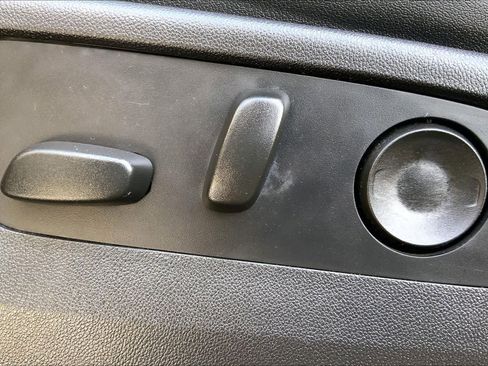 Used 2025 Chevrolet Colorado Z71 w/ Technology Package image 34