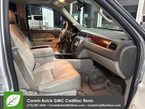 Used 2010 GMC Yukon XL SLT AWD/4WD image 16