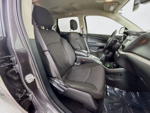Used 2020 Dodge Journey SE w/ Blacktop Package FWD image 26