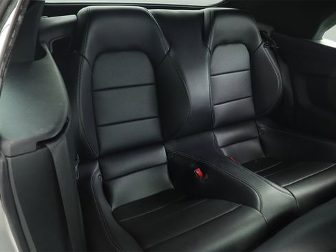 Used 2016 Ford Mustang Premium image 15