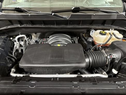 Used 2022 Chevrolet Silverado 1500 LT w/ Z71 Off-Road Package AWD/4WD image 24