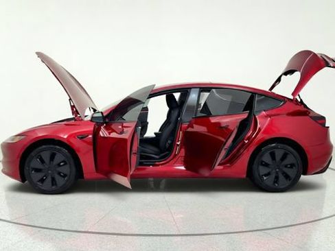 Used 2025 Tesla Model 3 RWD image 15