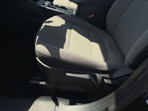 Used 2021 Ford Escape SE w/ SE Sport Appearance Package image 10