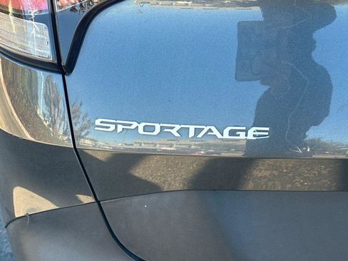 Used 2023 Kia Sportage LX image 5