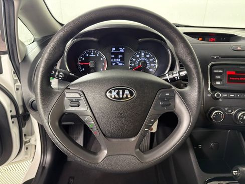 Used 2017 Kia Forte LX image 13