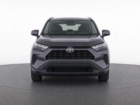 Used 2025 Toyota RAV4 XLE AWD/4WD image 5