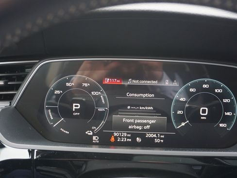 Used 2019 Audi e-tron Prestige w/ Prestige Package image 10