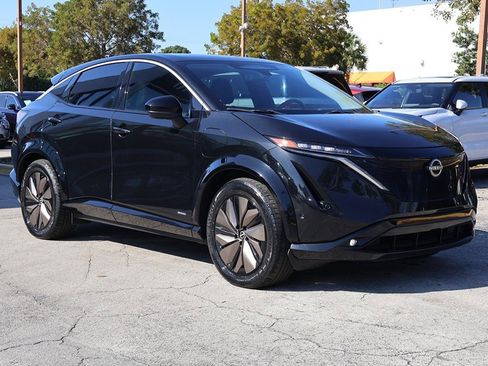 Used 2023 Nissan Ariya FWD image 2