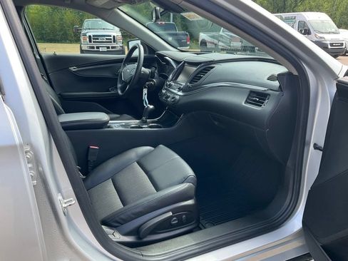 Used 2016 Chevrolet Impala LT w/ Convenience Package FWD image 19