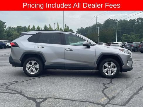 Used 2020 Toyota RAV4 XLE AWD/4WD image 6