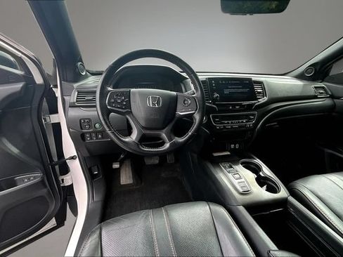 Used 2023 Honda Passport TrailSport image 8