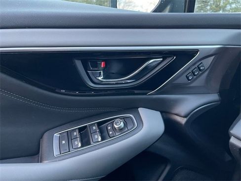 Used 2023 Subaru Outback Limited image 19