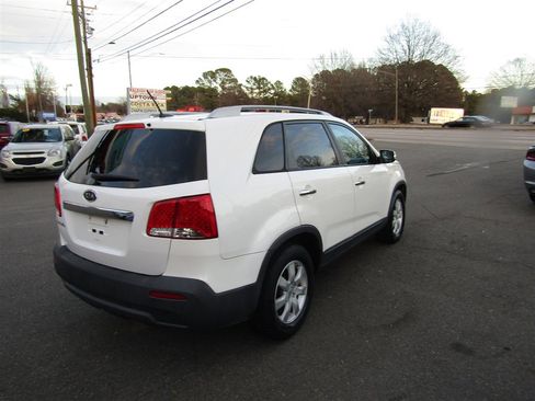 Used 2013 Kia Sorento LX image 8