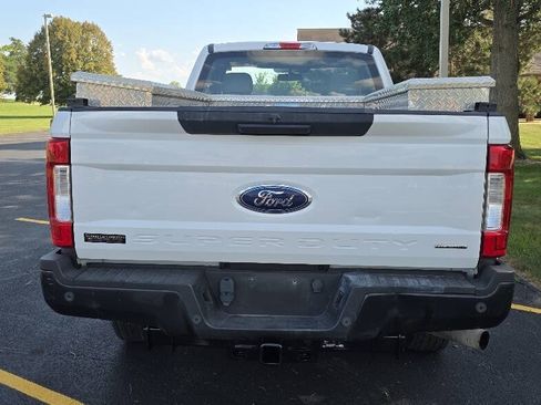 Used 2018 Ford F250 XL w/ Power Equipment Group RWD image 4