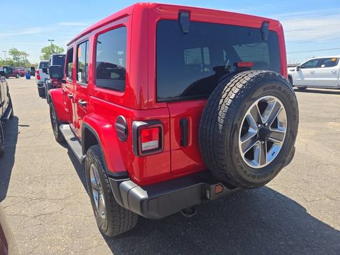 Used 2021 Jeep Wrangler Unlimited Sahara w/ Uconnect 4C Nav & Sound Group AWD/4WD image 4