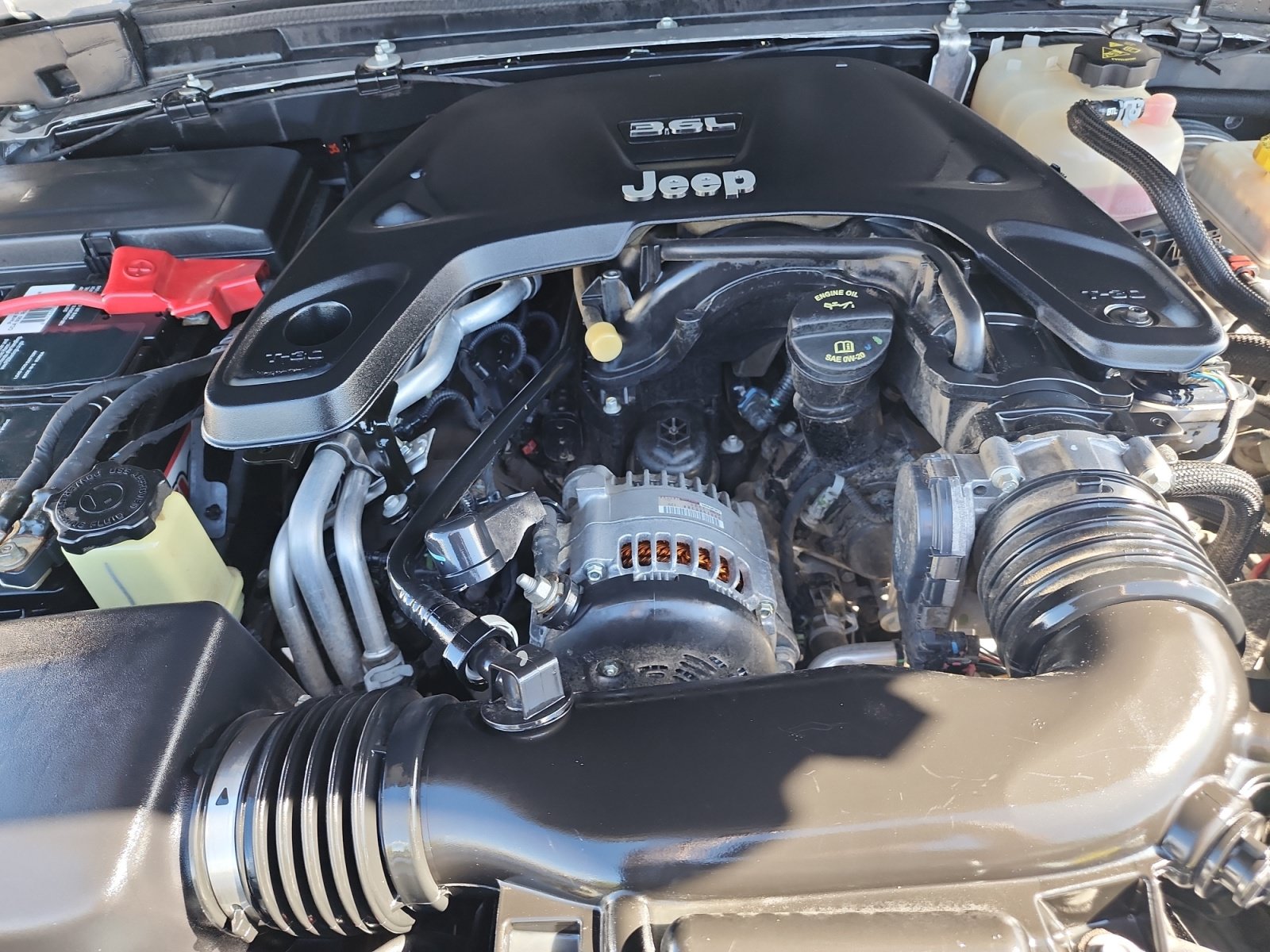 Used 2018 Jeep Wrangler Unlimited Rubicon AWD/4WD image 9