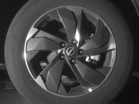 Used 2025 Nissan Rogue SV AWD/4WD image 13