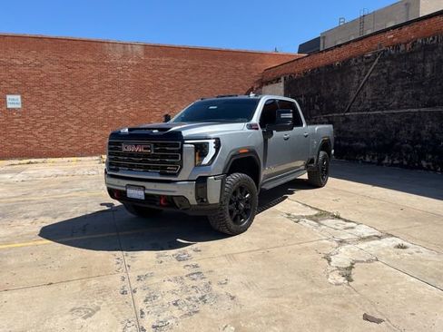 Used 2025 GMC Sierra 2500 AT4 w/ AT4 Premium Plus Package AWD/4WD image 3