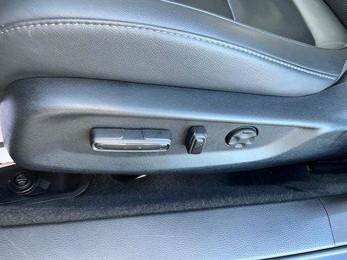 Used 2022 Honda Accord Touring image 12