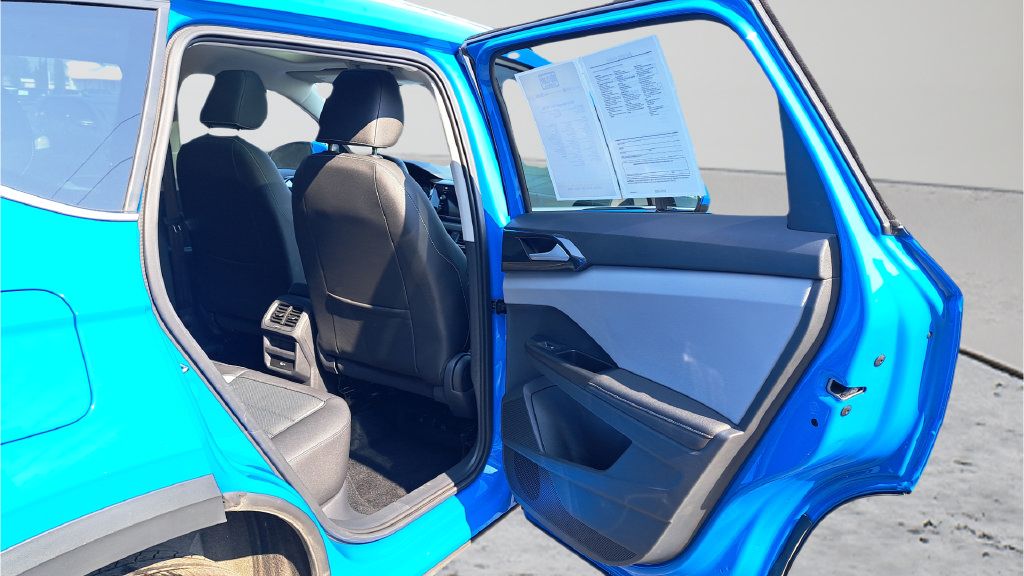 Used 2024 Volkswagen Taos SEL AWD/4WD image 25