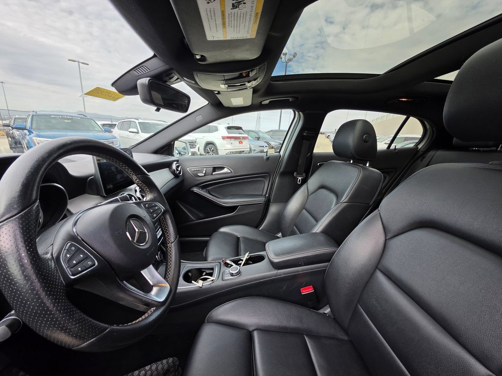 Used 2018 Mercedes-Benz GLA 250 4MATIC image 15