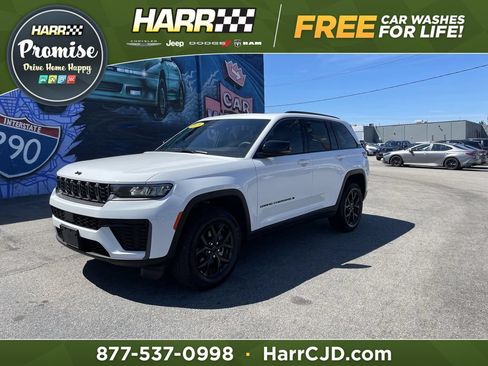 Used 2026 Jeep Grand Cherokee Altitude AWD/4WD image 1