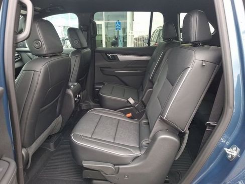 Used 2026 Buick Enclave Preferred w/ Power Package image 12