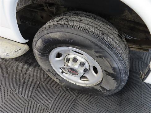 Used 2024 GMC Savana 2500 w/ Driver Convenience Package image 7