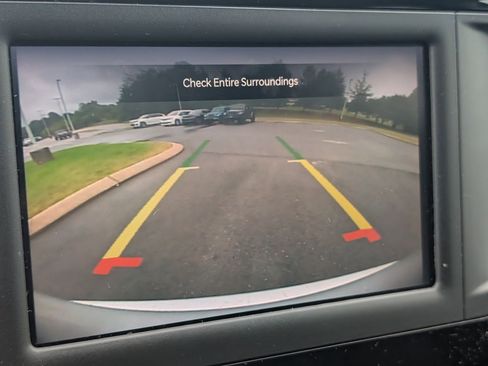 Used 2023 Chrysler Voyager LX FWD image 13
