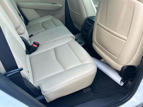 Used 2017 Cadillac XT5 Luxury w/ Driver Awareness Package image 11