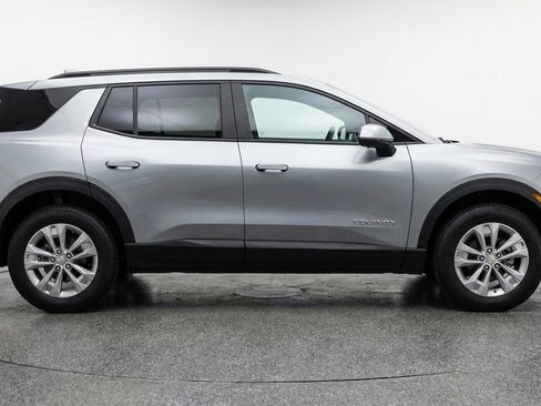 Used 2025 Chevrolet Equinox LT FWD image 11