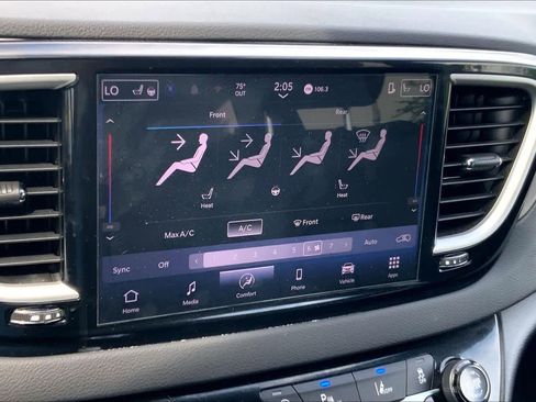 Used 2025 Chrysler Pacifica Select FWD image 33