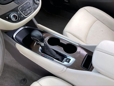 Used 2024 Chevrolet Malibu LT FWD image 17