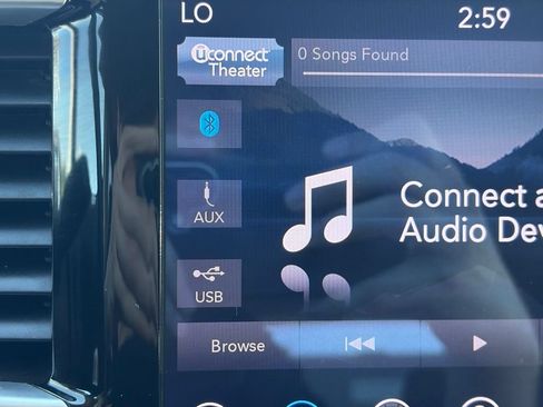 Used 2018 Chrysler Pacifica Touring-L Plus FWD image 39