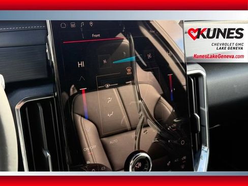 New 2026 GMC Acadia Elevation w/ Elevation Premium Package AWD/4WD image 40