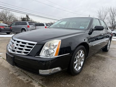 Used 2011 Cadillac DTS image 1