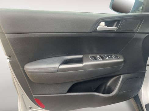 Used 2021 Kia Sportage LX image 13