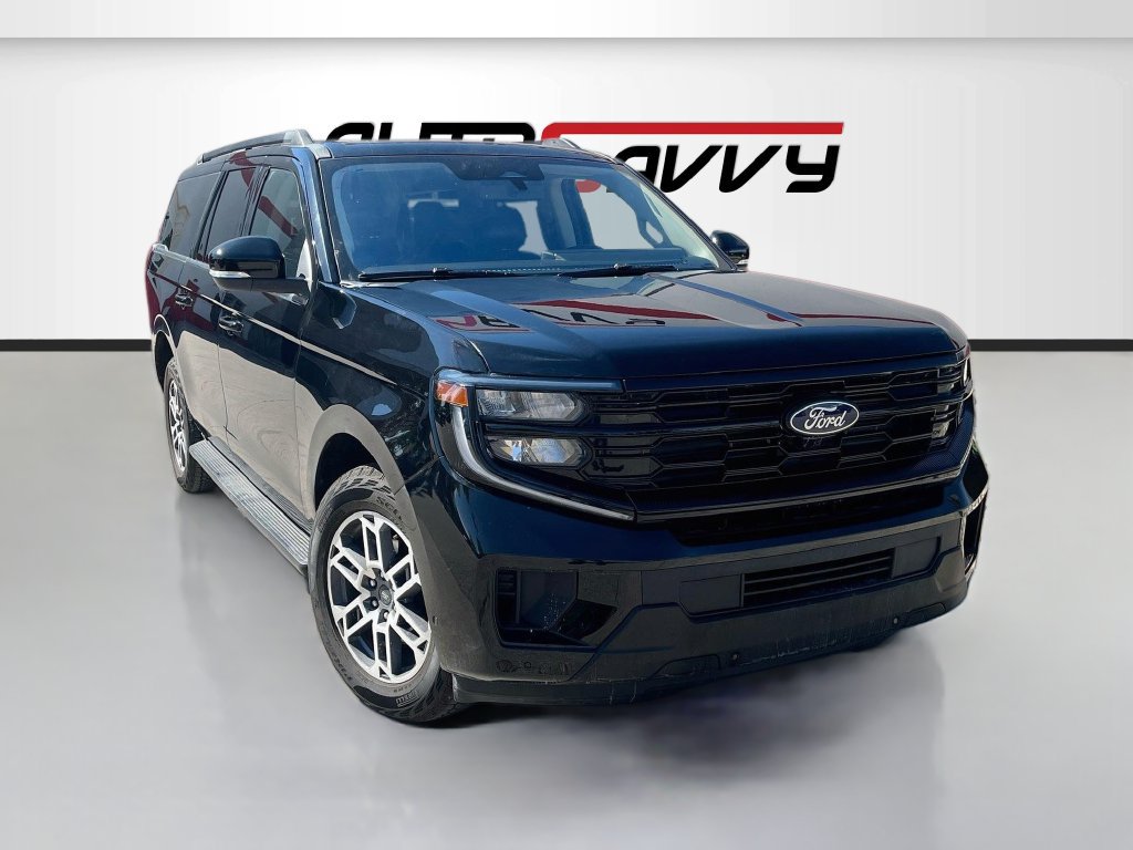Used 2025 Ford Expedition Max Active AWD/4WD image 2