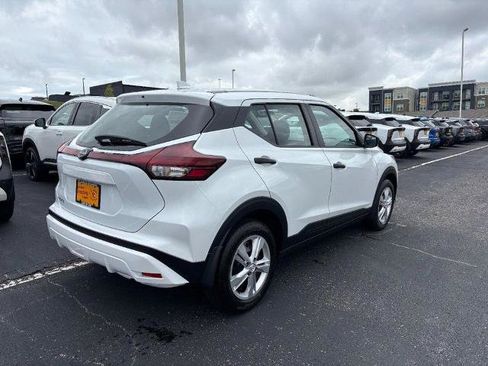 Certified 2025 Nissan Kicks Play S FWD image 3
