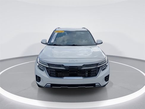 Certified 2024 Kia Seltos SX w/ SX Sunroof Package image 3