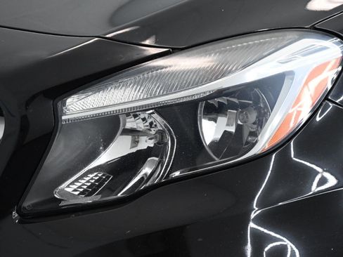 Used 2016 Mercedes-Benz GLA 250 4MATIC image 8