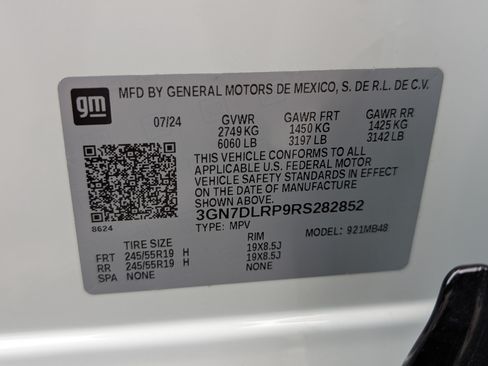 Used 2024 Chevrolet Equinox EV LT FWD image 36