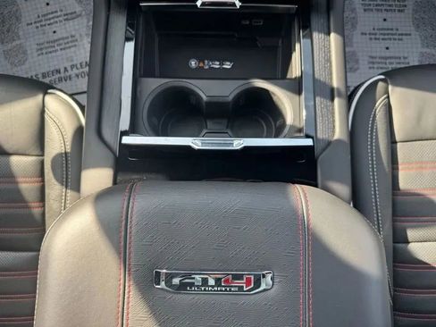 Used 2025 GMC Yukon XL AT4 Ultimate image 30