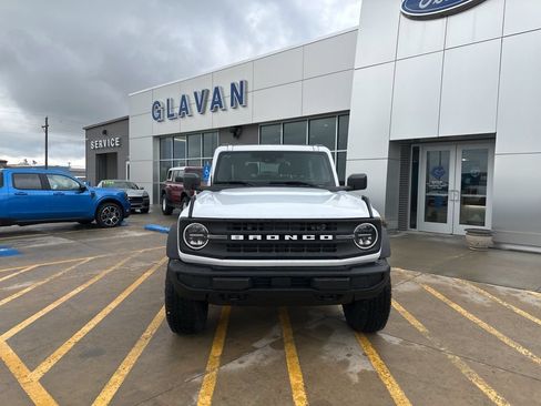 New 2026 Ford Bronco 2-Door w/ Sasquatch Package AWD/4WD image 2